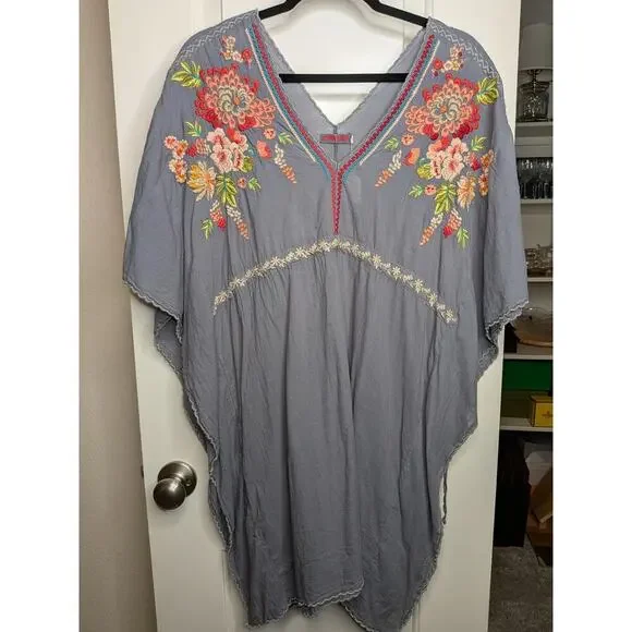 Johnny Was Cherise V-Neck Embroidered Poncho Tunic Grey & Pink Size Medium - Picture 2 of 5